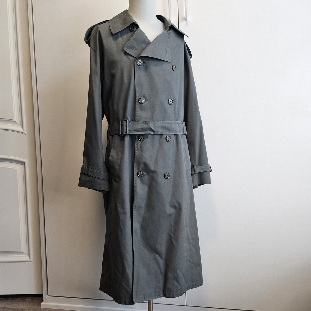 ❤️ VTG London Fog 40R Grey & Burgundy Trench Coat - Picture 1 of 15